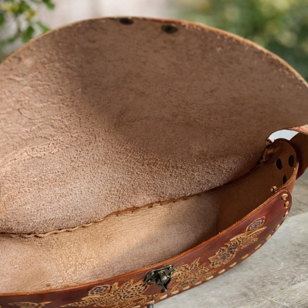 ONE OF A KIND Vintage 70s Hand-Tooled Leather Saddle Bag | Boho Floral Crossbody - Picture 3 of 15